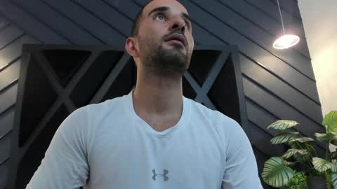 Snapshot of lorenzo_walker_ chatting on 02-06-25, 09:06 L O R E N Z O Thumbs Up help online show from 02-06-25, 09:06