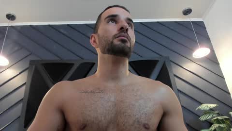 Snapshot of lorenzo_walker_ chatting on 02-08-25, 09:25 L O R E N Z O Thumbs Up help online show from 02-08-25, 09:25