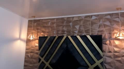 Snapshot of lorenzo_walker_ chatting on 02-10-25, 05:19 L O R E N Z O Thumbs Up help online show from 02-10-25, 05:19