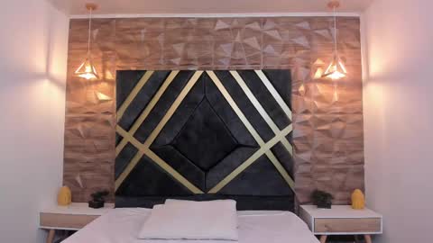 Snapshot of lorenzo_walker_ chatting on 02-26-25, 05:17 L O R E N Z O Thumbs Up help online show from 02-26-25, 05:17