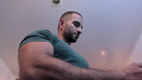 Snapshot of lorenzo_walker_ chatting on 02-27-25, 05:36 L O R E N Z O Thumbs Up help online show from 02-27-25, 05:36