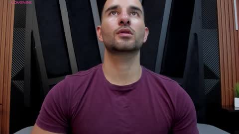 Snapshot of lorenzo_walker_ chatting on 09-22-25, 05:59 L O R E N Z O Thumbs Up help online show from 09-22-25, 05:59