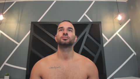 Snapshot of lorenzo_walker_ chatting on 10-04-25, 11:08 L O R E N Z O Thumbs Up help online show from 10-04-25, 11:08