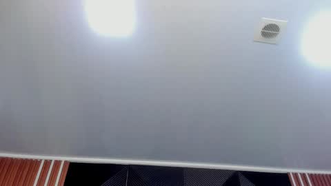 Snapshot of lorenzo_walker_ chatting on 10-18-25, 05:14 L O R E N Z O Thumbs Up help online show from 10-18-25, 05:14