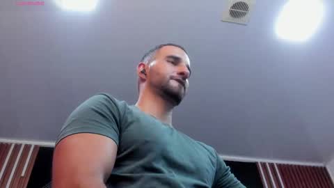 Snapshot of lorenzo_walker_ chatting on 11-06-25, 06:09 L O R E N Z O Thumbs Up help online show from 11-06-25, 06:09