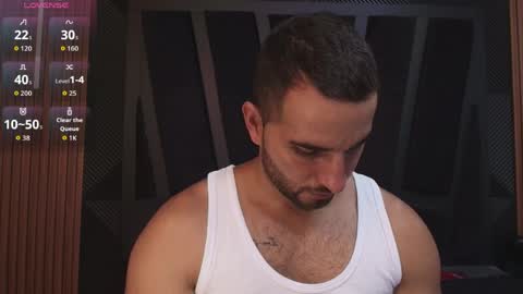  L O R E N Z O  Thumbs Up help  online show from 04-08-26, 05:57