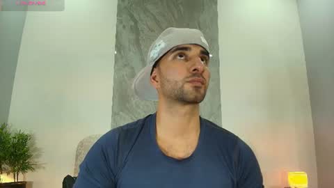  L O R E N Z O  Thumbs Up help  online show from 07-27-26, 05:42