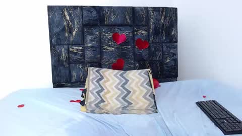 loretahorny online show from 02-15-25, 08:11