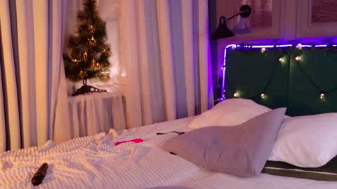 Snapshot of lori_mason chatting on 12-19-24, 11:03 Lori online show from 12-19-24, 11:03