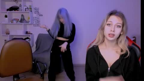 Snapshot of lori_meow chatting on 10-02-25, 08:38 Lori online show from 10-02-25, 08:38