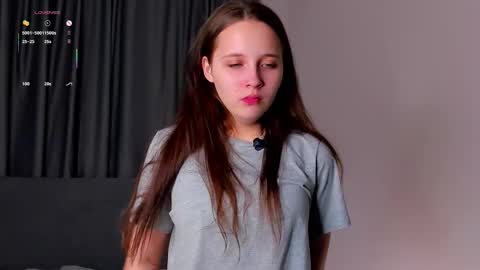 Mia online show from 10-31-25, 01:23