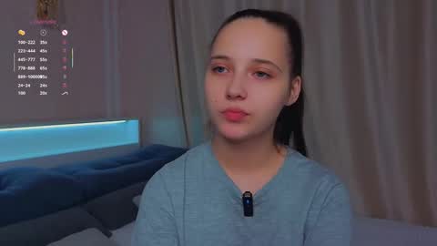 Mia online show from 11-03-25, 02:07