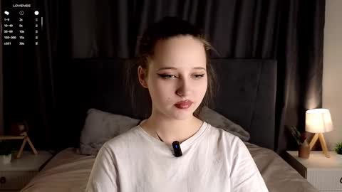 Mia online show from 11-17-25, 02:01