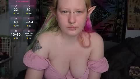 Snapshot of loricritter2 chatting on 05-14-26, 10:55 Lori Critter online show from 05-14-26, 10:55