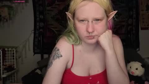 Snapshot of loricritter2 chatting on 05-15-26, 10:50 Lori Critter online show from 05-15-26, 10:50