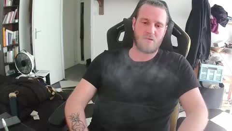 Snapshot of lorigon06 chatting on 09-09-25, 01:32 Lorigon online show from 09-09-25, 01:32