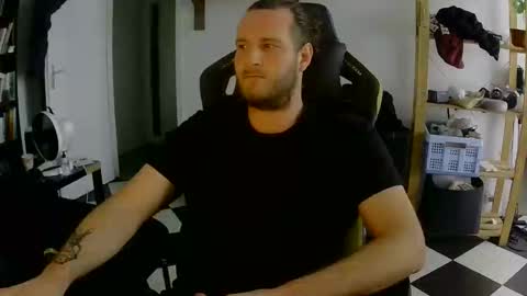 Snapshot of lorigon06 chatting on 09-14-25, 06:34 Lorigon online show from 09-14-25, 06:34