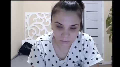 LorraGrey online show from 01-05-25, 05:20