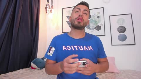 Snapshot of los_juanes chatting on 12-25-24, 11:10 JUAN  JUAN online show from 12-25-24, 11:10