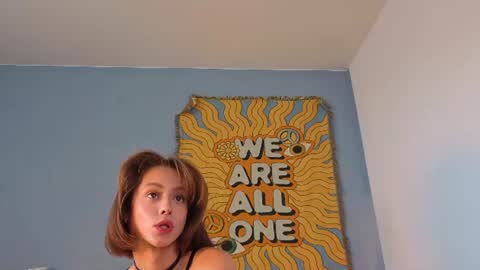 Snapshot of lottie_cutie chatting on 06-26-26, 06:40 Charlotta online show from 06-26-26, 06:40
