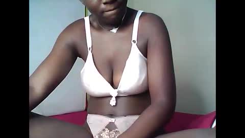 lotty_lavilla online show from 05-22-26, 07:52