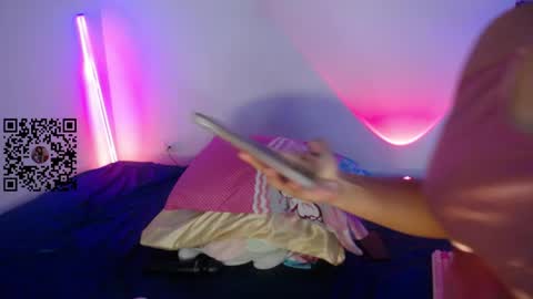 lou_cuteee online show from 05-25-26, 01:44