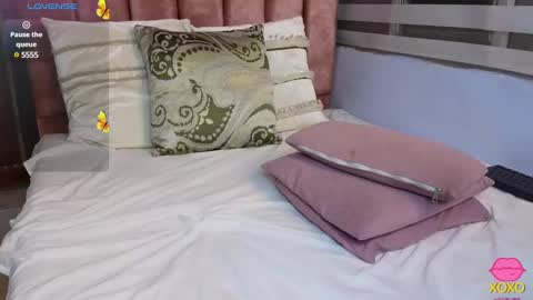 Snapshot of lou_rosse chatting on 01-22-25, 11:53  Lou Rosse  online show from 01-22-25, 11:53