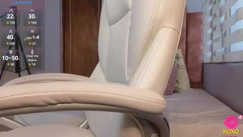 Snapshot of lou_rosse chatting on 01-27-25, 07:35  Lou Rosse  online show from 01-27-25, 07:35