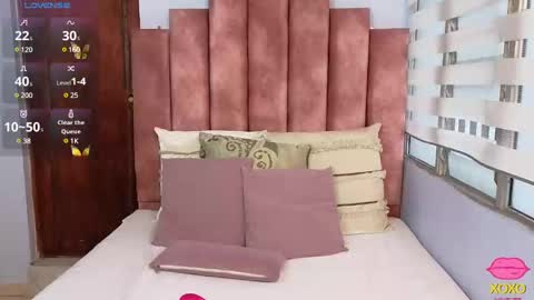 Snapshot of lou_rosse chatting on 03-12-25, 09:03  Lou Rosse  online show from 03-12-25, 09:03