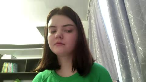 Snapshot of loudeguise chatting on 05-08-26, 10:42 Esma online show from 05-08-26, 10:42