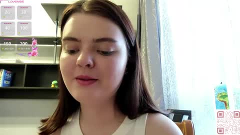 Snapshot of loudeguise chatting on 06-05-26, 10:21 Esma online show from 06-05-26, 10:21