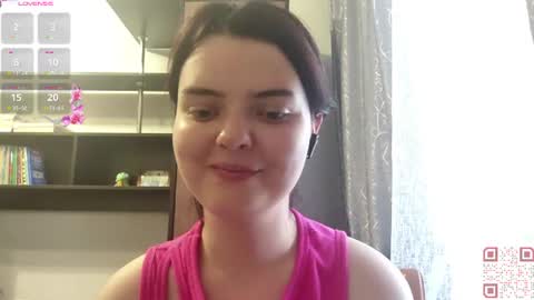 Snapshot of loudeguise chatting on 06-13-26, 10:13 Esma online show from 06-13-26, 10:13