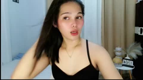 Snapshot of louilalicious chatting on 06-15-26, 12:40 louilalicious online show from 06-15-26, 12:40