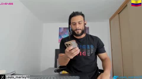 louis_marley_ online show from 02-18-25, 08:47