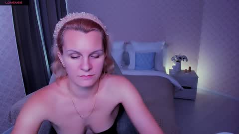 Snapshot of louisa_bay chatting on 12-12-24, 10:56 Louisa online show from 12-12-24, 10:56