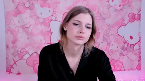LouiseKane online show from 07-19-26, 04:22