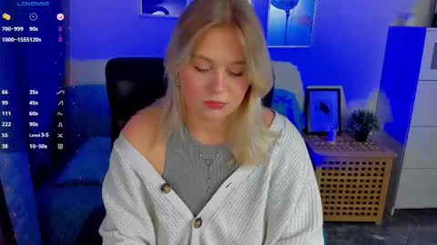 Loise online show from 10-26-25, 08:48