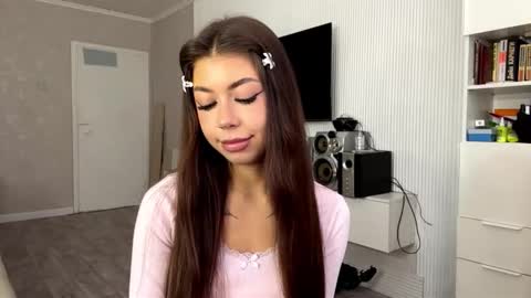 Flora online show from 03-19-26, 09:24