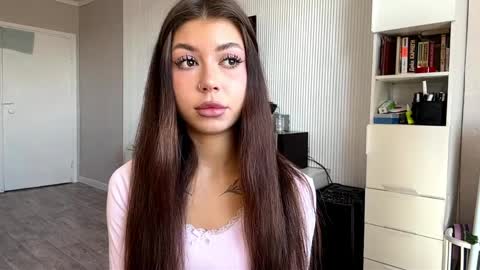 Flora online show from 04-02-26, 07:28