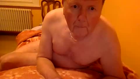 Snapshot of loupi947474 chatting on 12-14-25, 09:41 loupi947474 online show from 12-14-25, 09:41