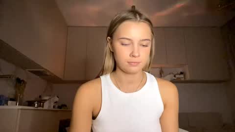 Eliza online show from 04-23-26, 06:43