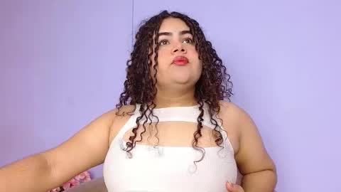 lourdes_moon22 online show from 10-18-25, 01:45