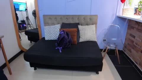 Louren Fox online show from 11-28-25, 11:24