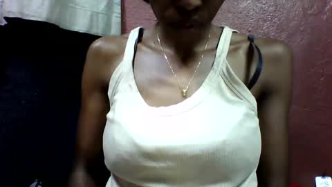 Snapshot of lovaelisa chatting on 10-21-25, 02:23 lovaelisa online show from 10-21-25, 02:23