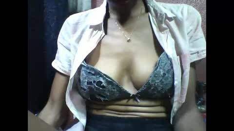 Snapshot of lovaelisa chatting on 11-01-25, 11:34 lovaelisa online show from 11-01-25, 11:34