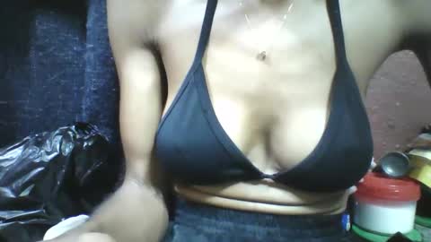 Snapshot of lovaelisa chatting on 11-18-25, 02:43 lovaelisa online show from 11-18-25, 02:43