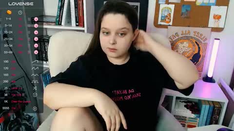 Mia  online show from 03-26-26, 10:32