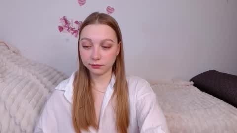 love bella  online show from 03-16-26, 12:06