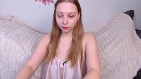 love bella  online show from 03-17-26, 12:04