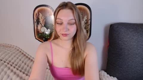 love bella  online show from 04-21-26, 12:12